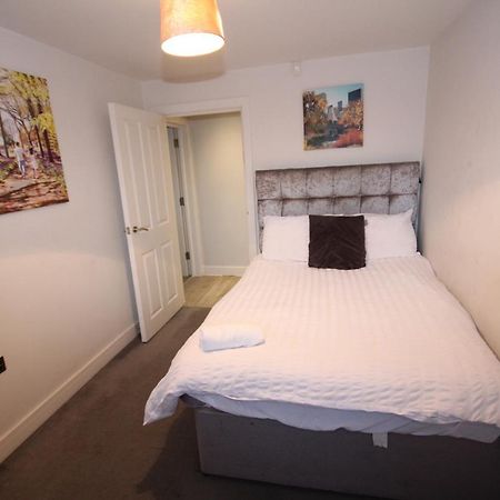 Holden Court Apartments - Apt 3 West Drayton  Εξωτερικό φωτογραφία