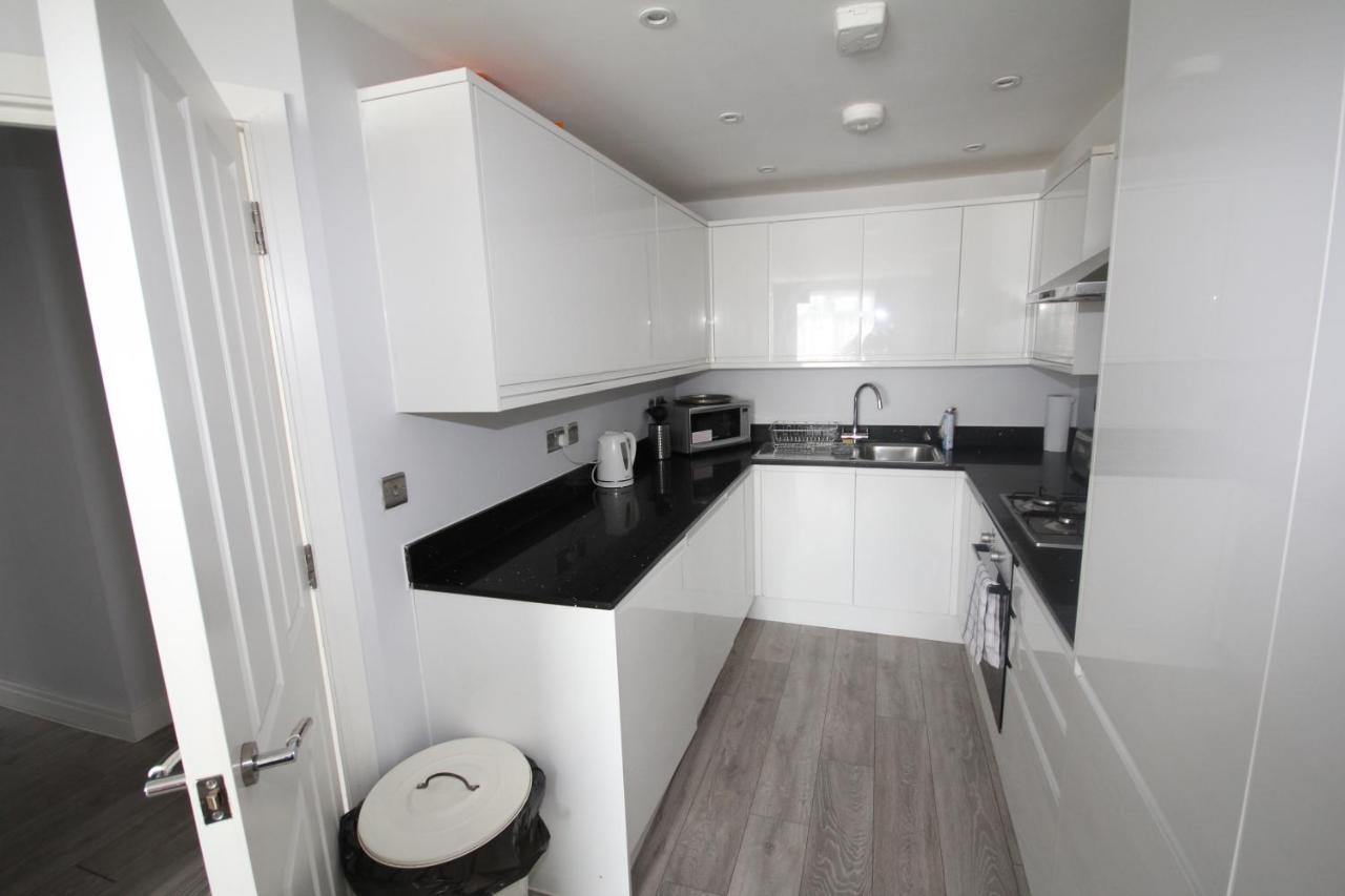 Holden Court Apartments - Apt 3 West Drayton  Εξωτερικό φωτογραφία