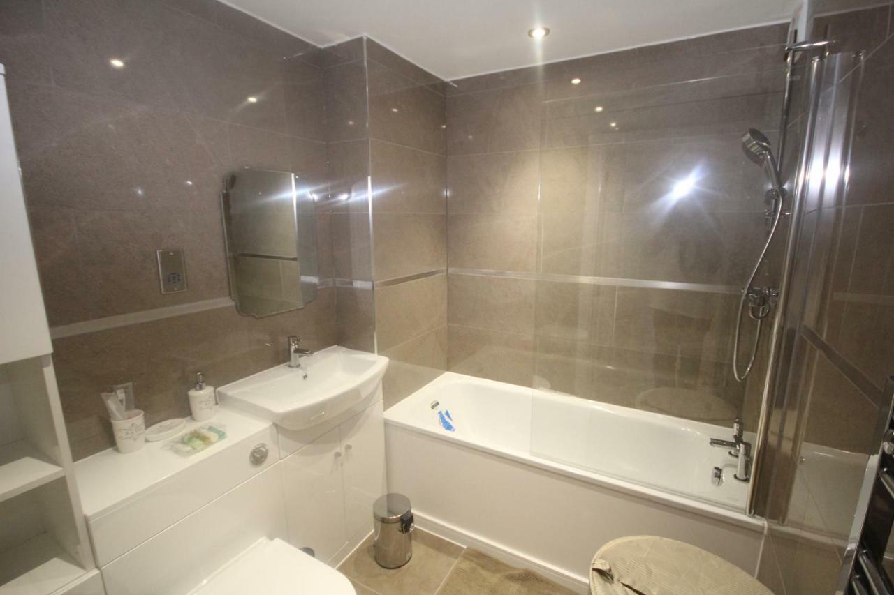 Holden Court Apartments - Apt 3 West Drayton  Εξωτερικό φωτογραφία