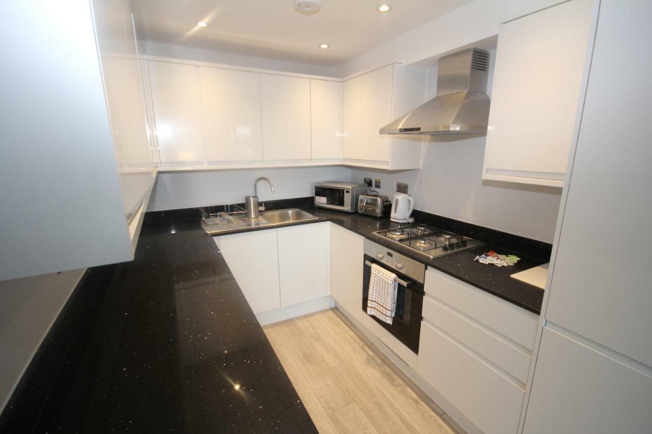 Holden Court Apartments - Apt 3 West Drayton  Εξωτερικό φωτογραφία