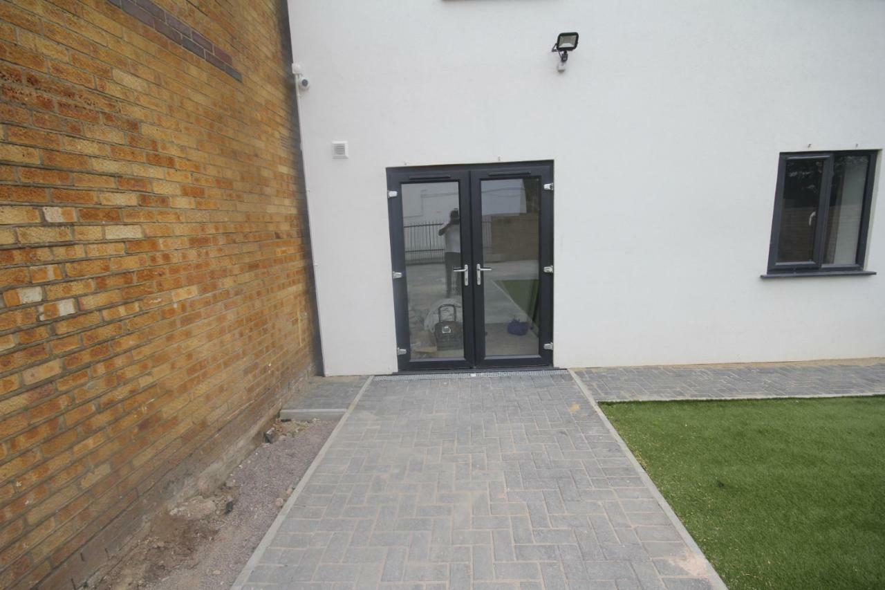 Holden Court Apartments - Apt 3 West Drayton  Εξωτερικό φωτογραφία